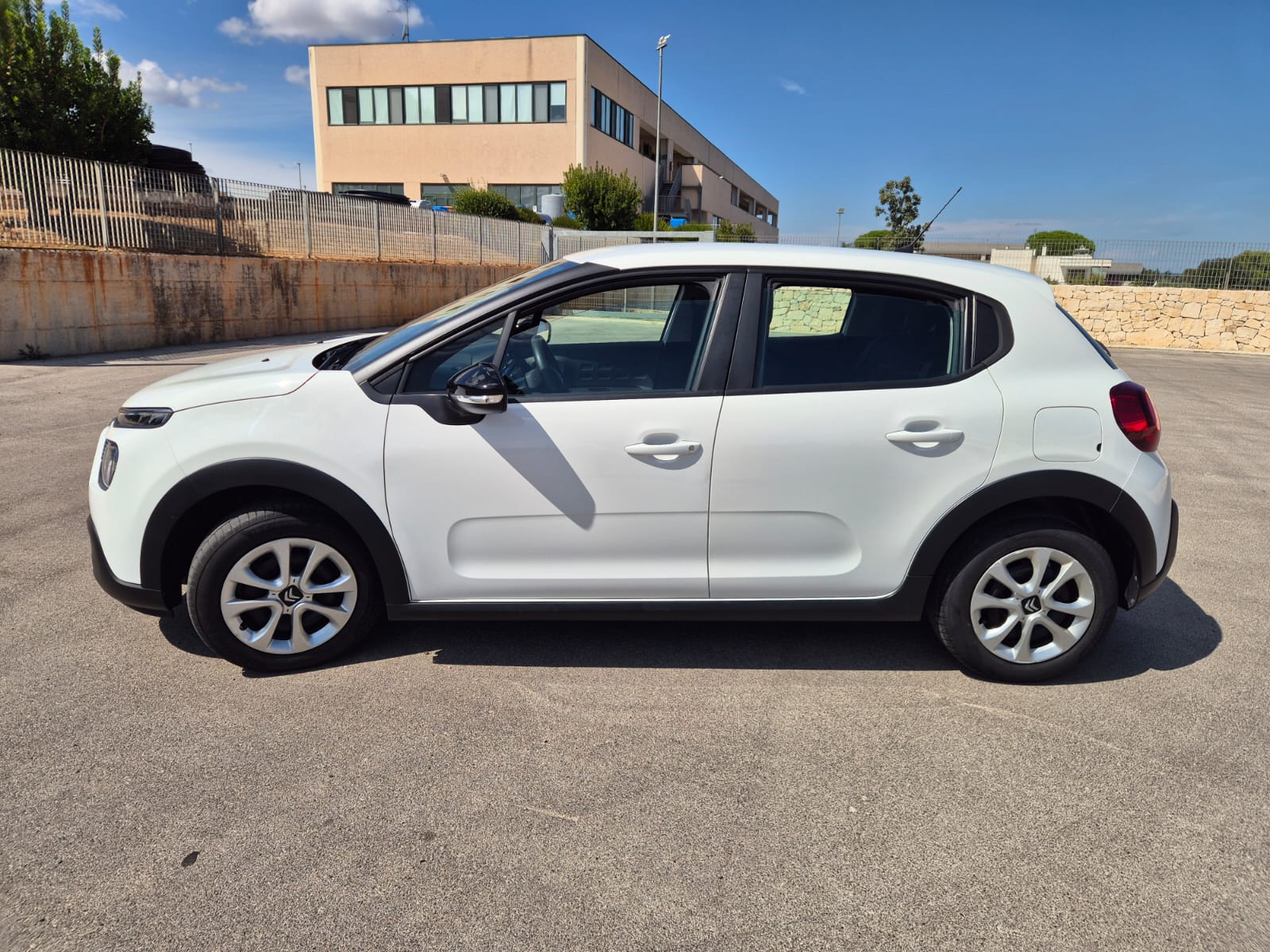 Citroën C3 1.2 PureTech 83 S&S — foto 2