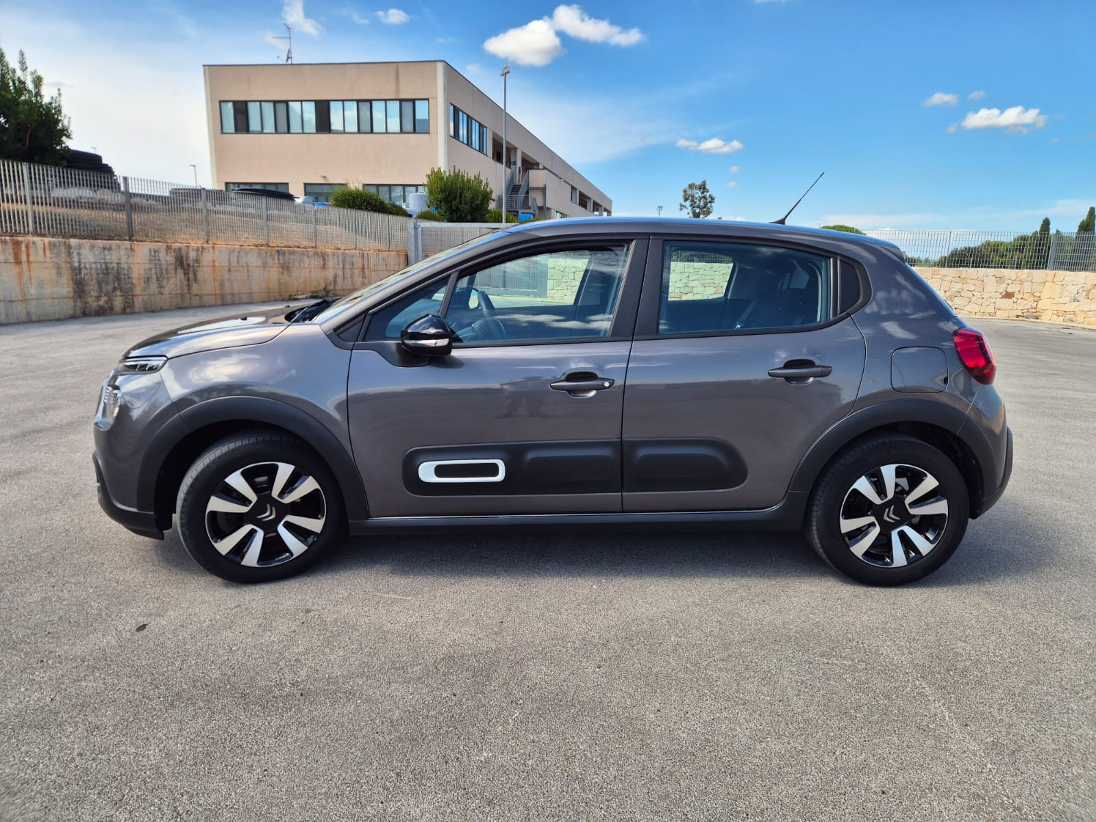 Citroën C3 PureTech 110 S&S Shine EAT6 — foto 2