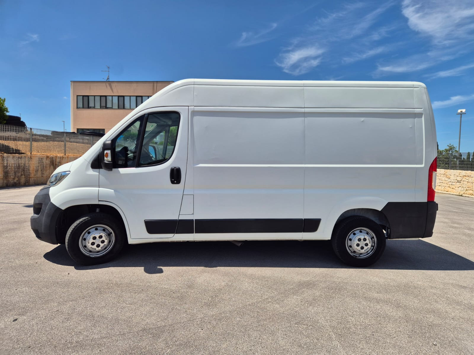 Citroën Jumper 35 L2 H2 BlueHDi 140 CV — foto 5