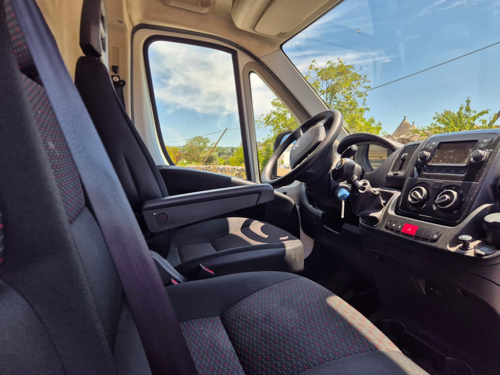 Citroën Jumper 35 L2 H2 BlueHDi 140 CV — foto 6