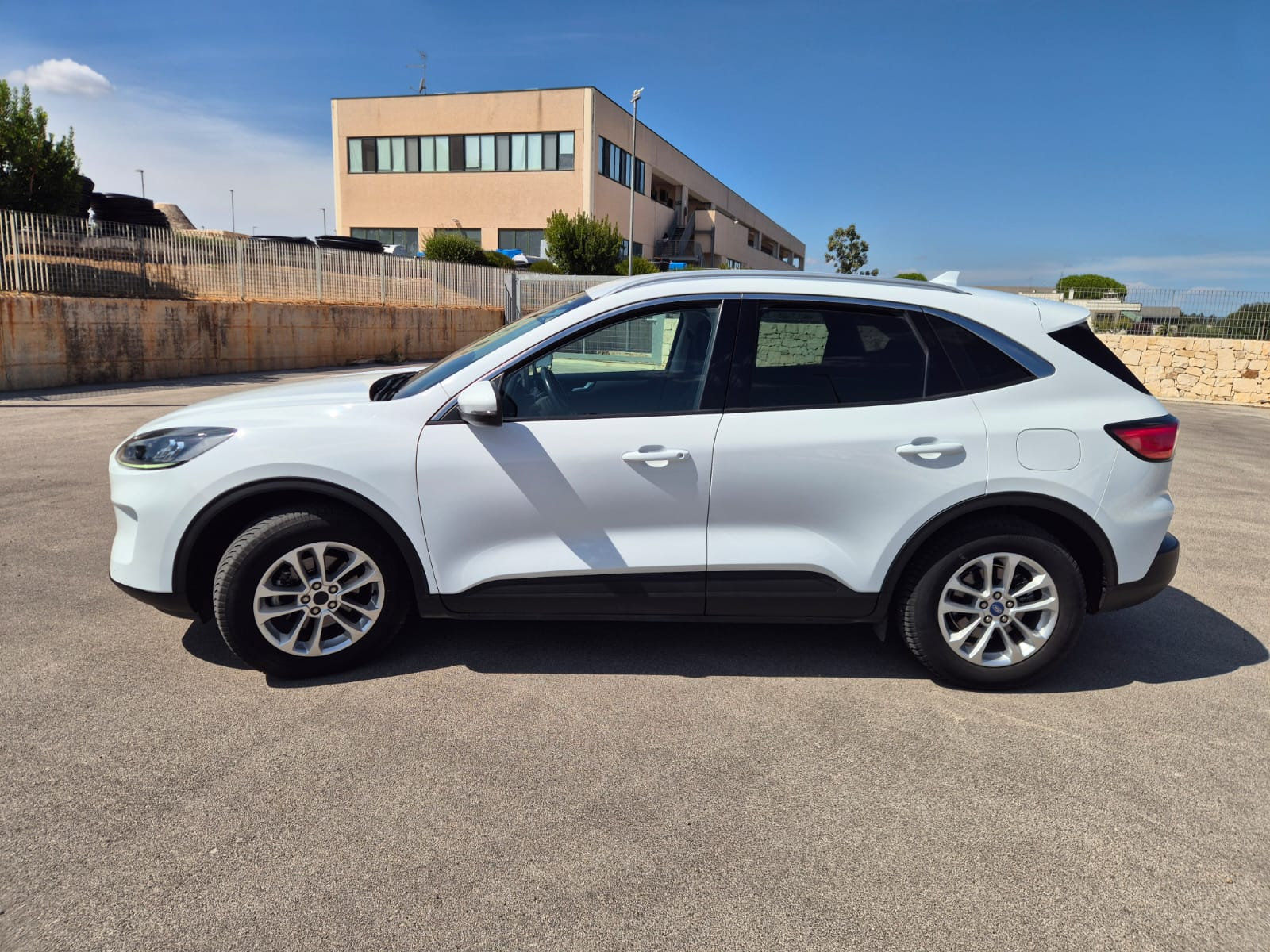 Ford Kuga 1.5 EcoBlue 120 CV Automatica — foto 4