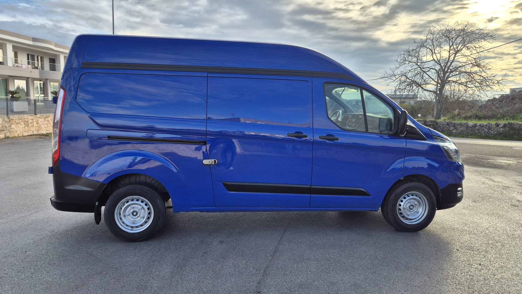 Ford Transit Custom 300 L2 H2 Trend EcoBlue Hybrid 170 CV — foto 8