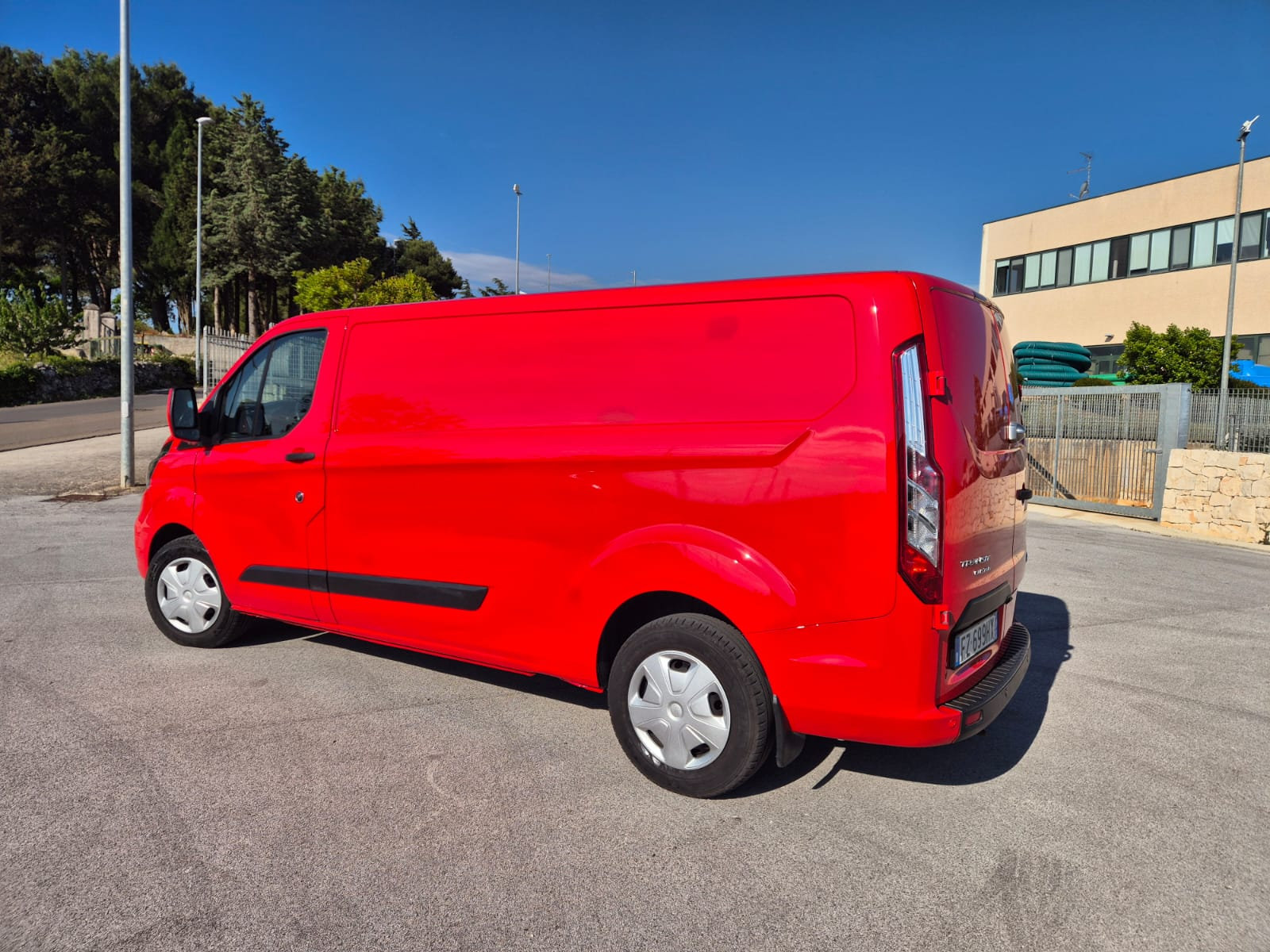 Ford Transit Custom 340 L2 H1 2.0 TDCi 130 CV Trend — foto 3