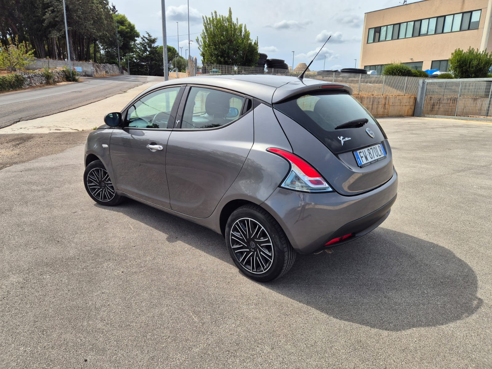 Lancia Ypsilon 1.2 Fire 69 CV 5 porte — foto 2