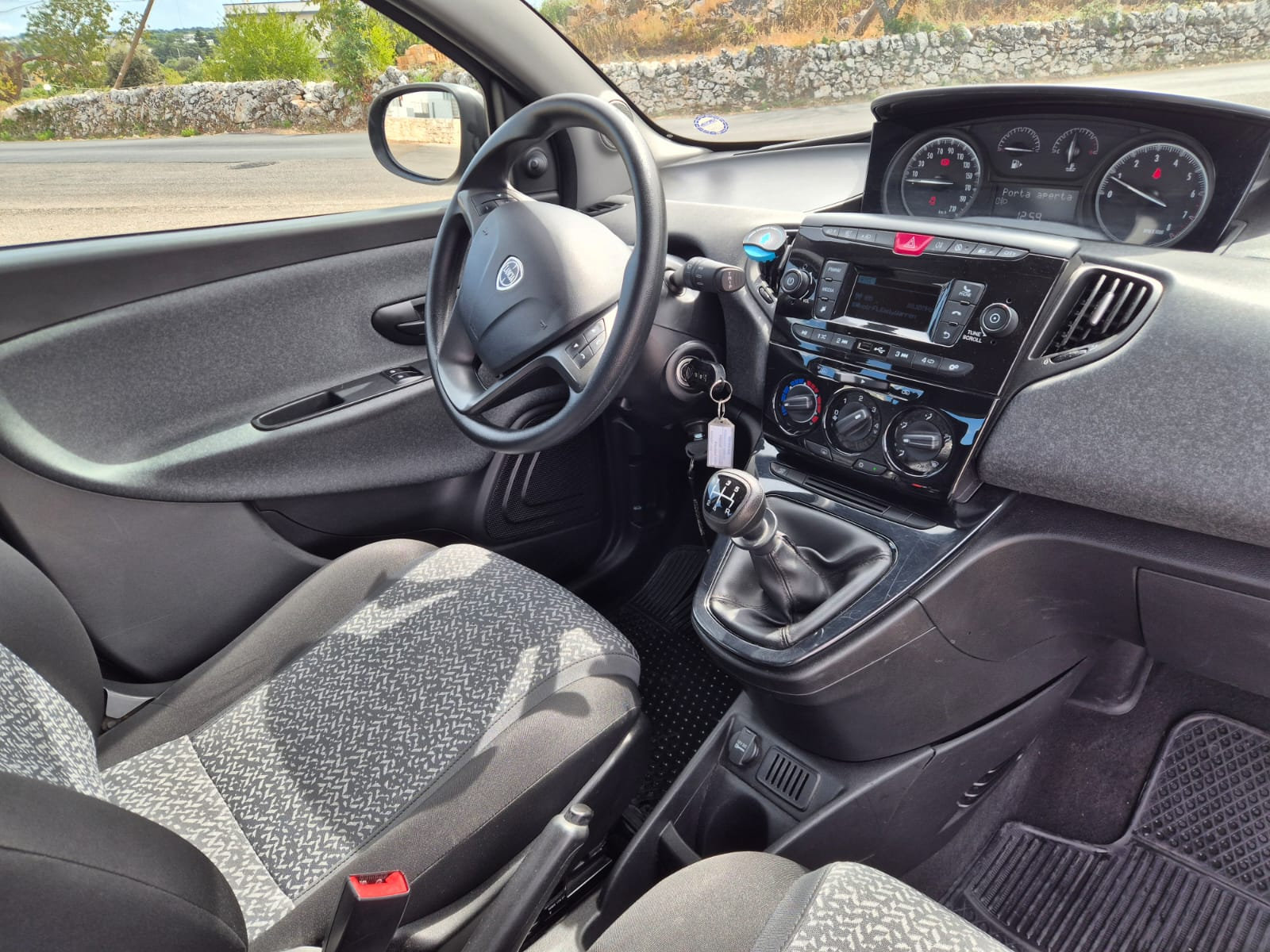 Lancia Ypsilon 1.2 Fire 69 CV 5 porte — foto 8