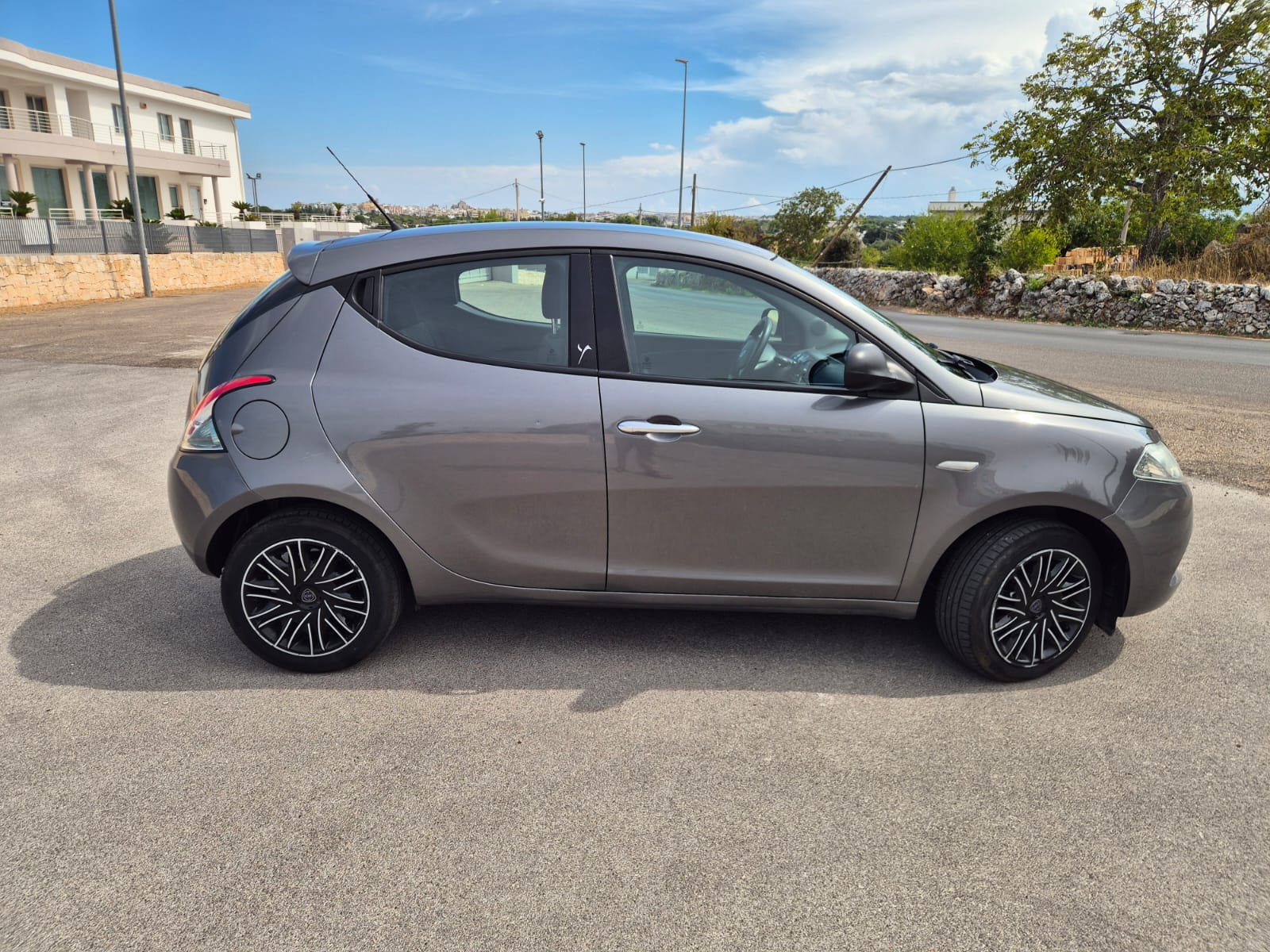 Lancia Ypsilon 1.2 Fire 69 CV 5 porte — foto 9