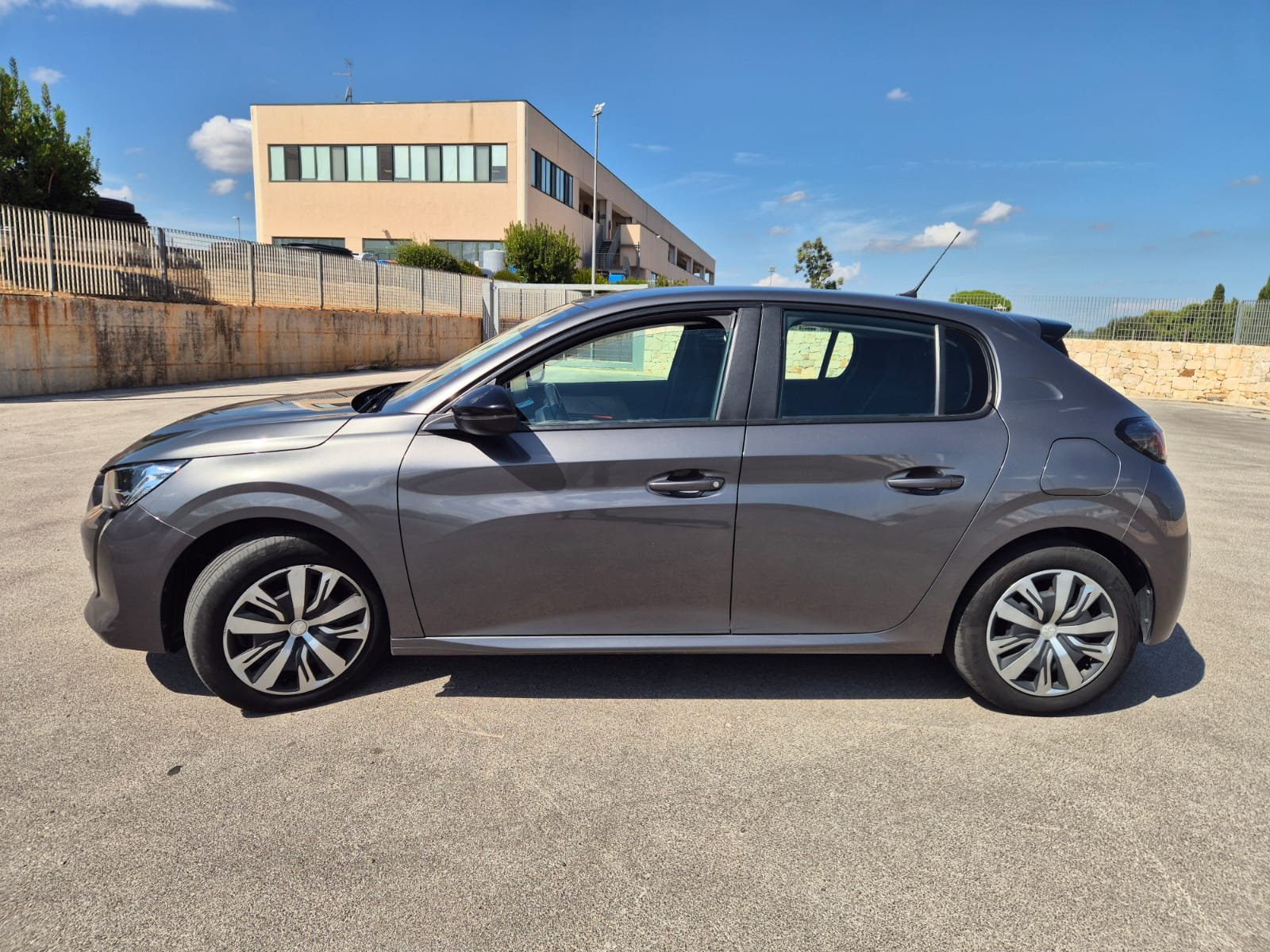 Peugeot 208 1.5 BlueHDi 100 CV — foto 2