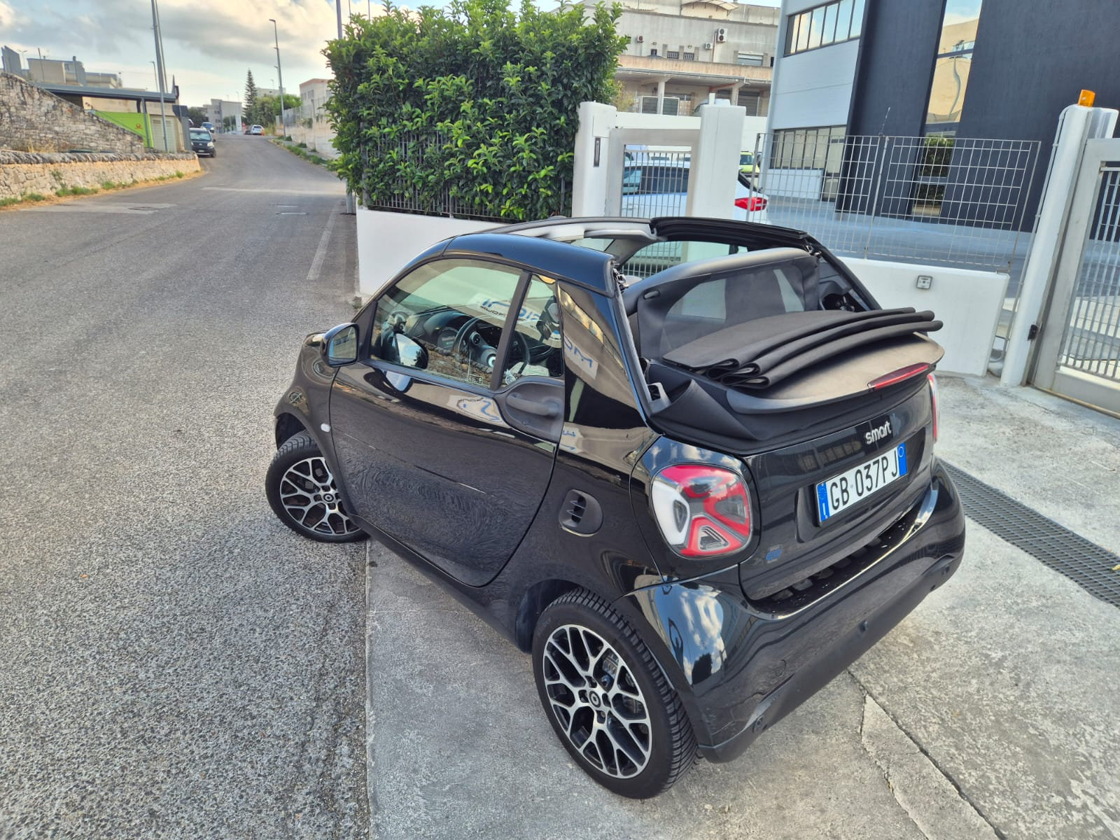 Smart EQ Fortwo Cabrio — foto 11